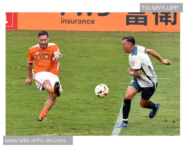 传奇球星重聚维耶里社交媒体分享与大罗巴乔马特拉齐托蒂合影瞬间 传奇球星重聚维耶里社交媒体分享与大罗巴乔马特拉齐托蒂合影瞬间